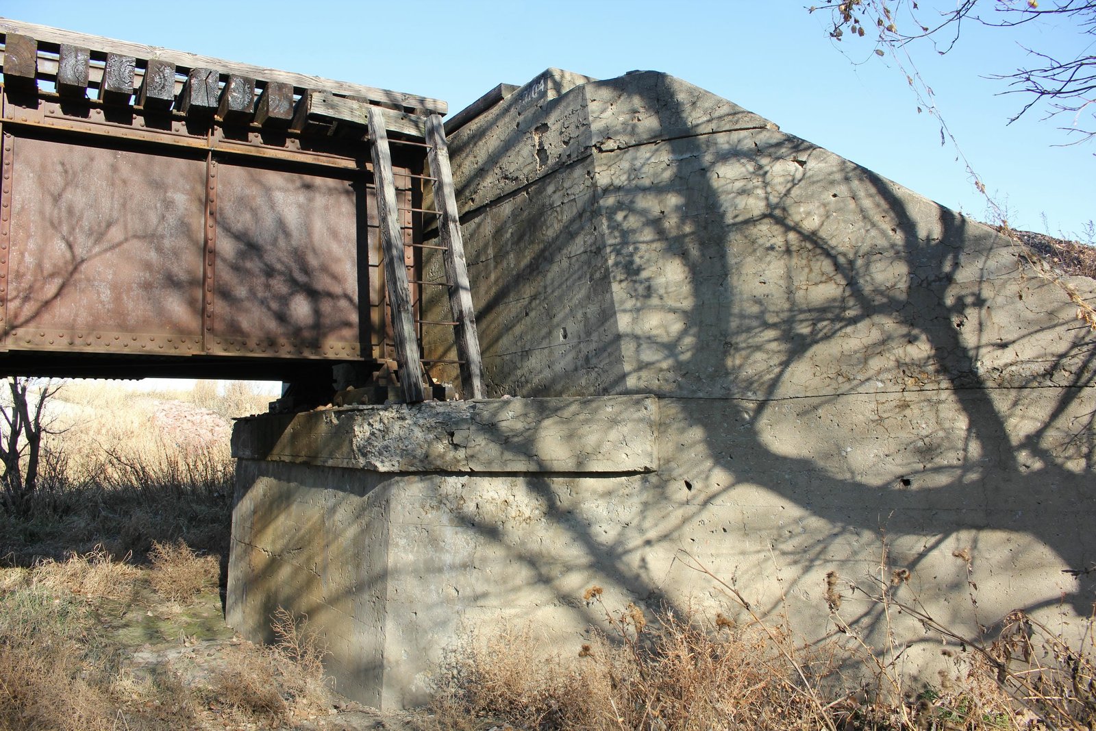 North abutment